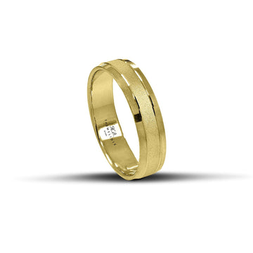 Χρυσές βέρες γάμου 5.5 mm, λουστρέ με ματ γραμμή στο κέντρο, που συνδυάζουν απλότητα και φινέτσα, χειροποίητης κατασκευής, διαθέσιμες σε 9, 14, 18 ή 22 καράτια.